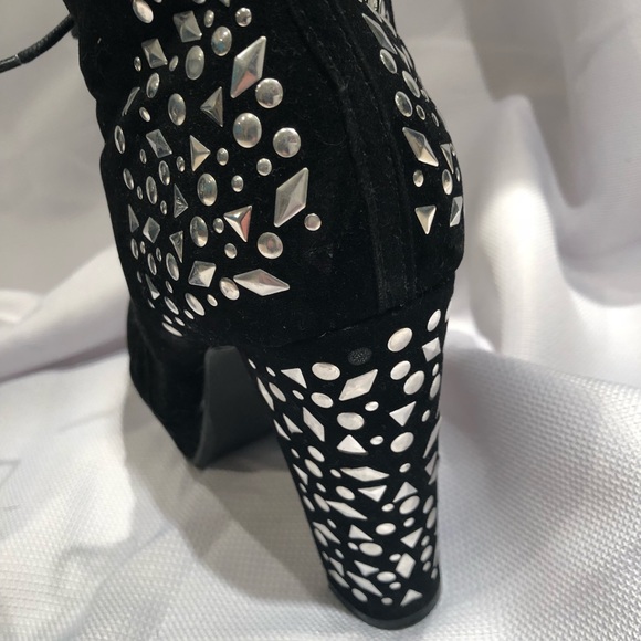 Black faux suede embellished booties - Picture 4 of 6